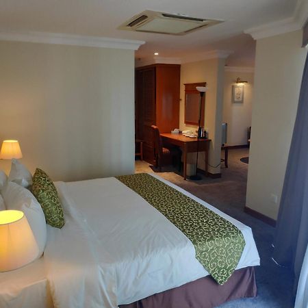 Ehsan Seaview Hotel Порт-Диксон Экстерьер фото