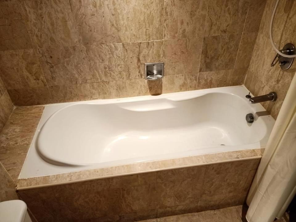 Ehsan Seaview Hotel Порт-Диксон Экстерьер фото
