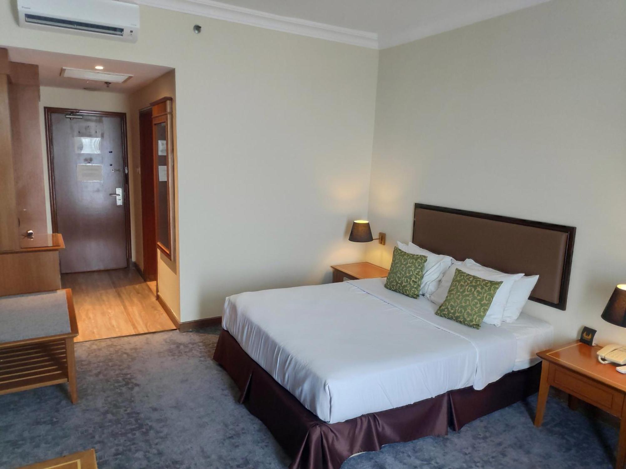 Ehsan Seaview Hotel Порт-Диксон Экстерьер фото